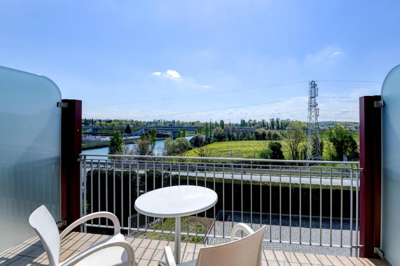Rivus Hotel 3*