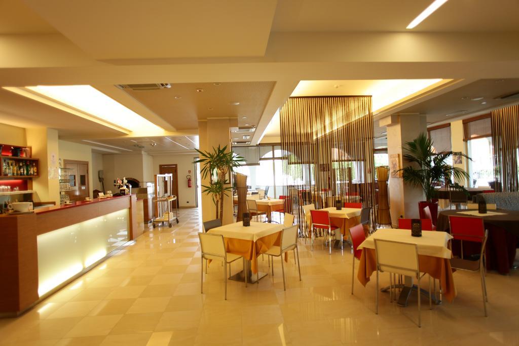 Rivus Hotel 3*